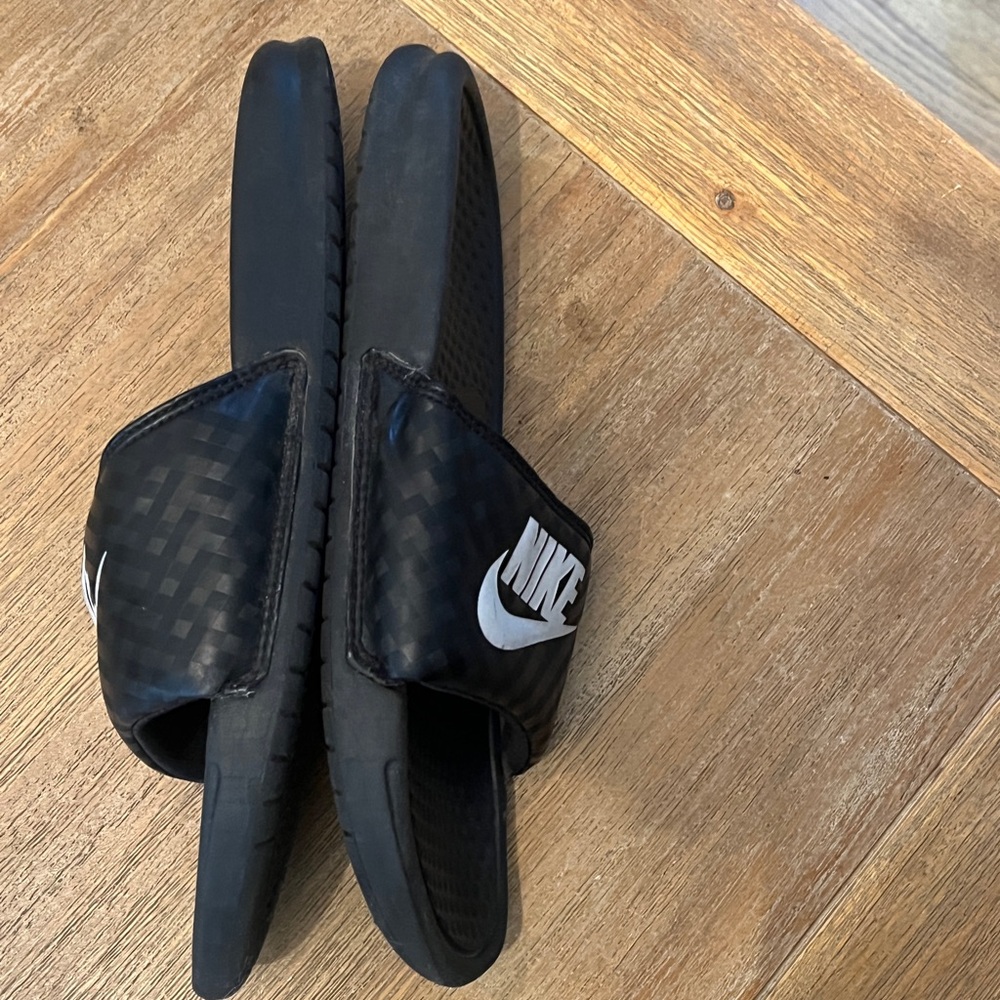 Nike Black Slides with White Logo Women’s 8 - Picture 5 of 7